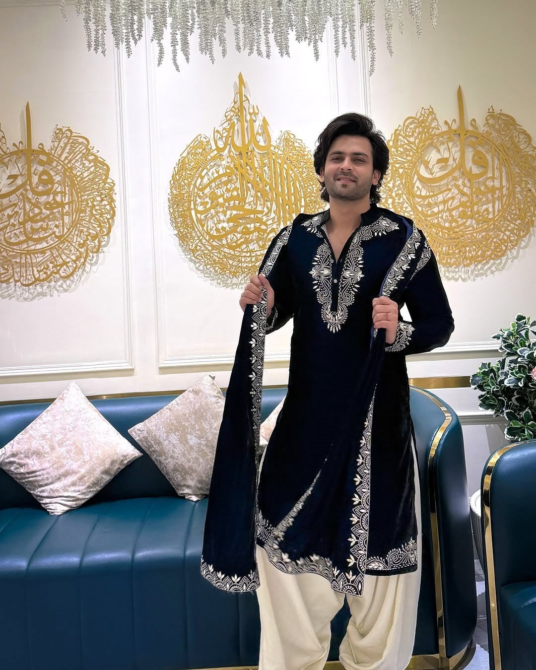 Black Kurta Cream Pyjama with Dupatta Embroidery Work