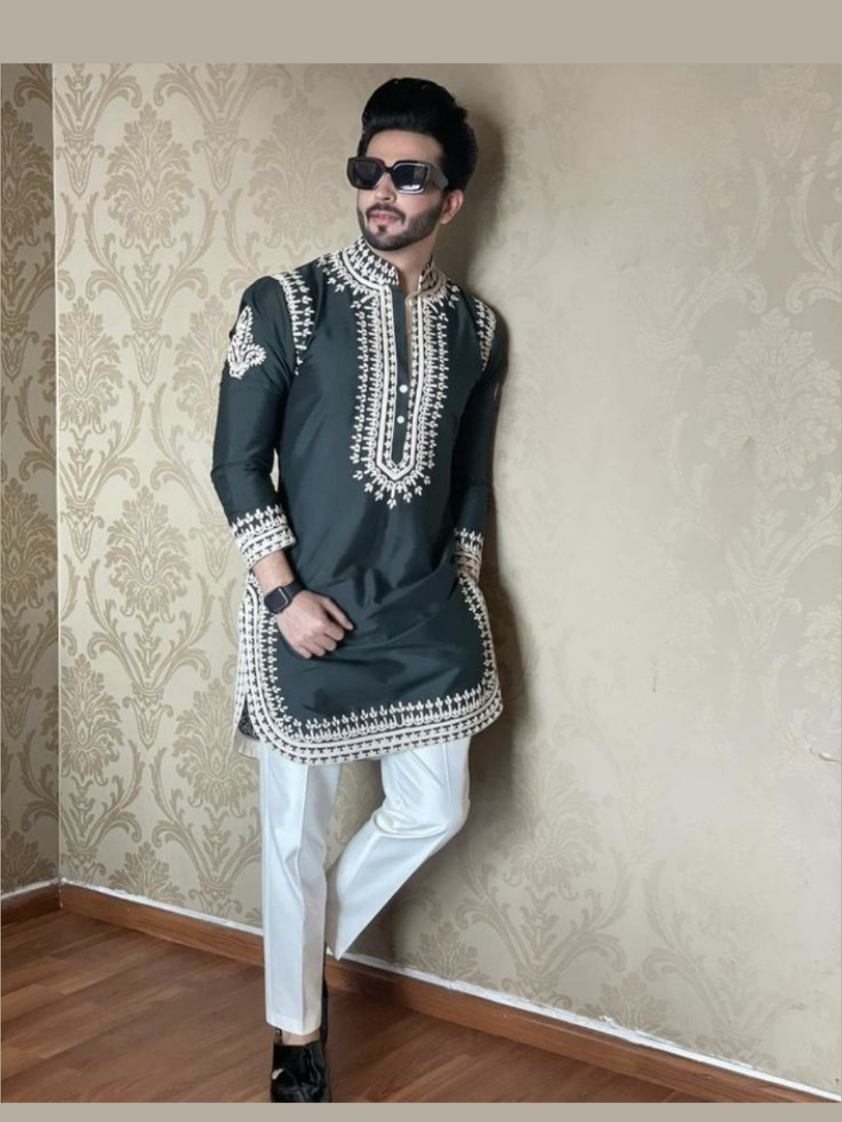 Olive green kurta set with Embroidery