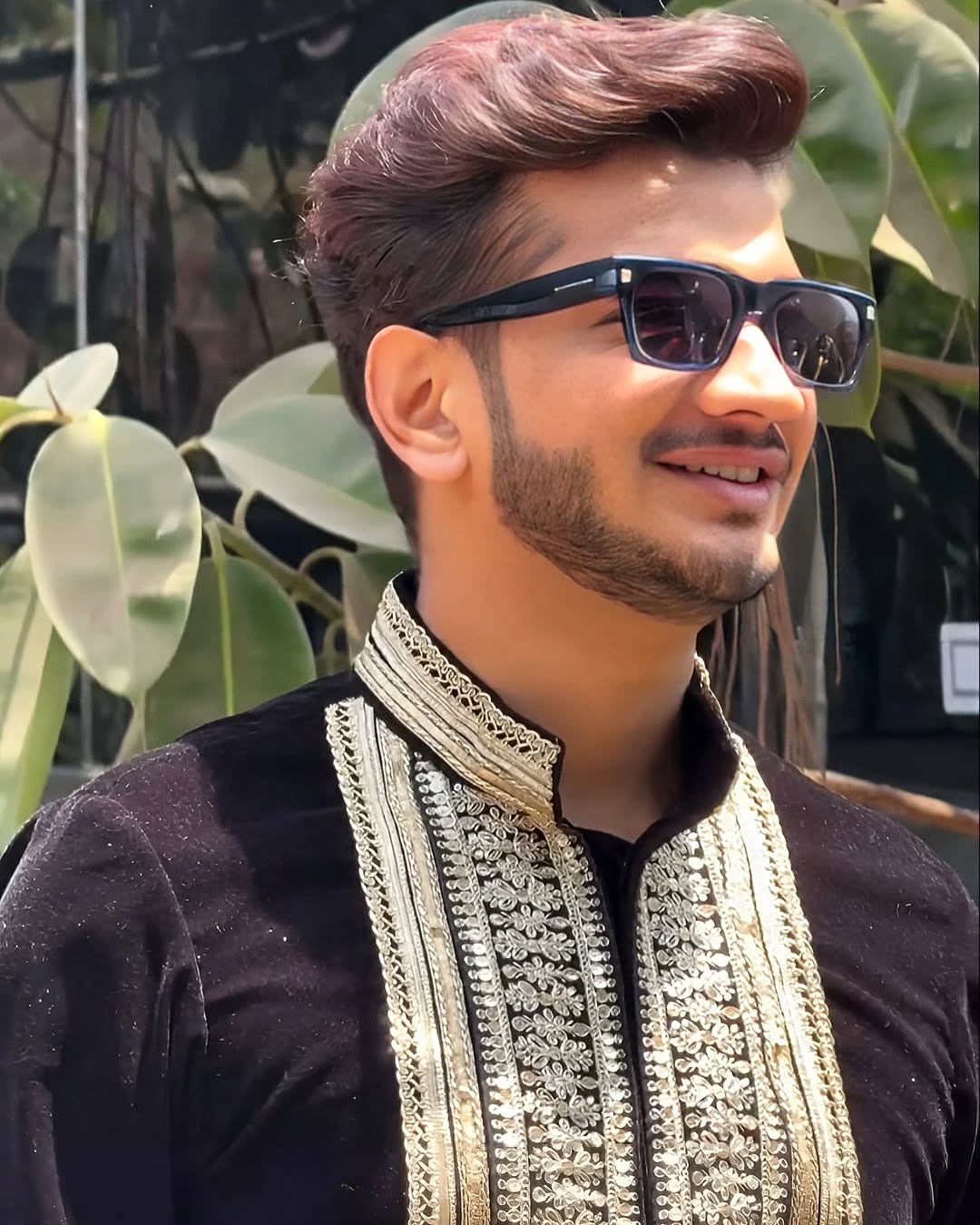 Munavar Adition Black kurta With Embroidery