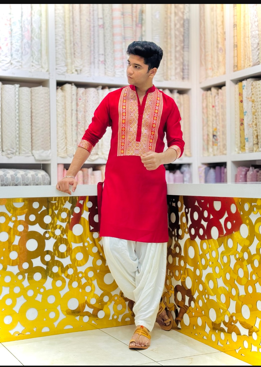 Hot red kurta set with Embroidery