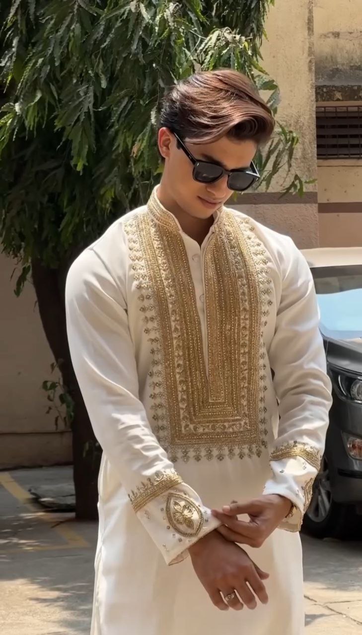 Ivory silk kurta set with Embroidery