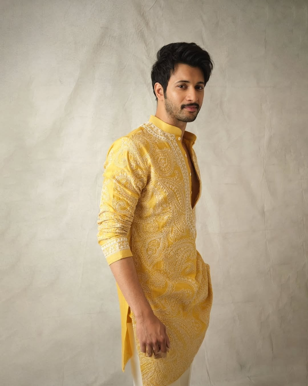 Yellow Ethnic kurta set with heavy embroidery