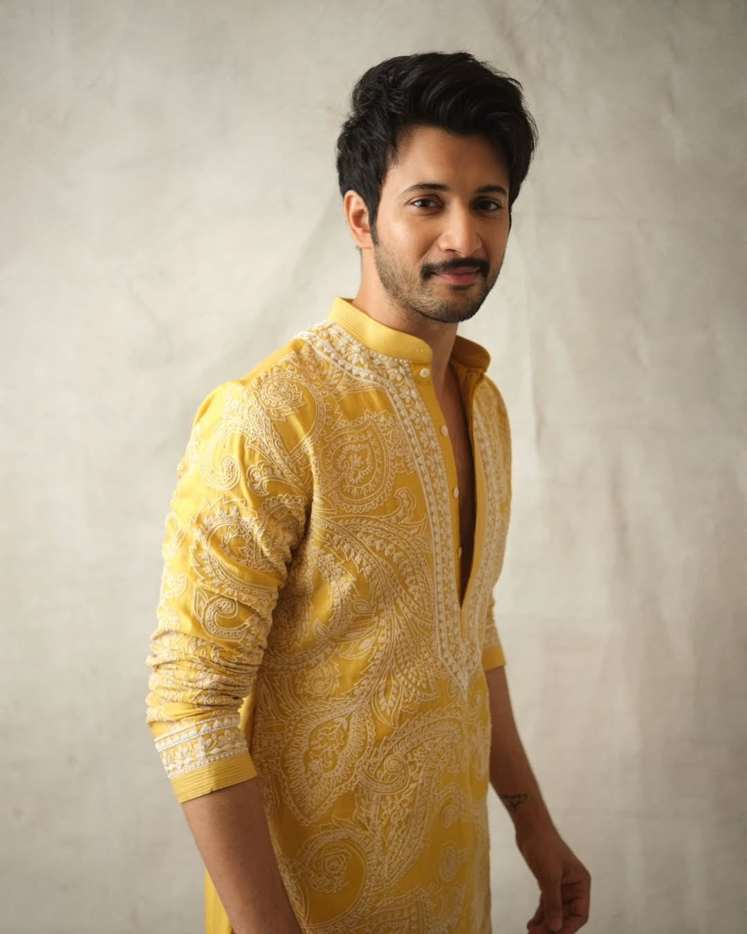 Yellow Ethnic kurta set with heavy embroidery
