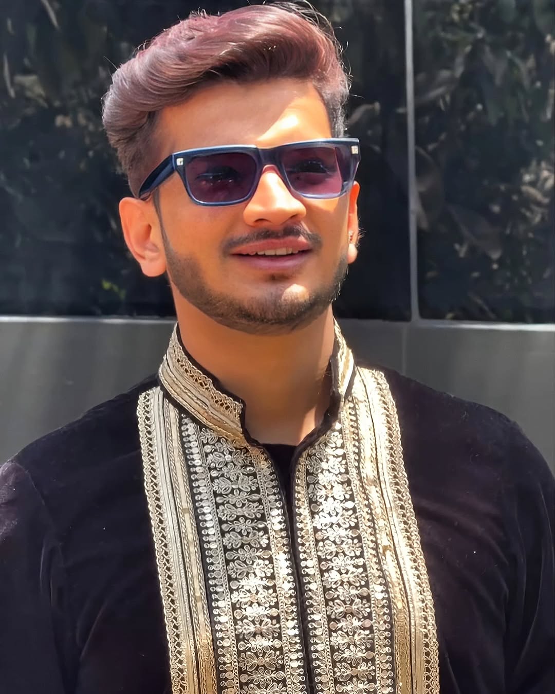 Munavar Adition Black kurta With Embroidery