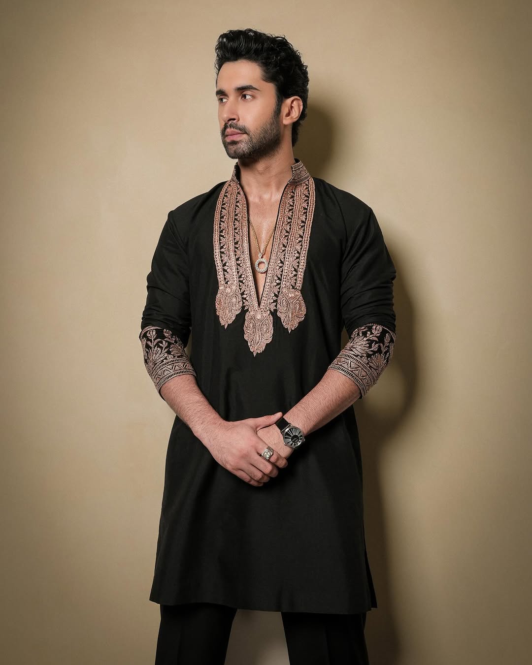 Z BLACK kurta pajama set with Embroidery