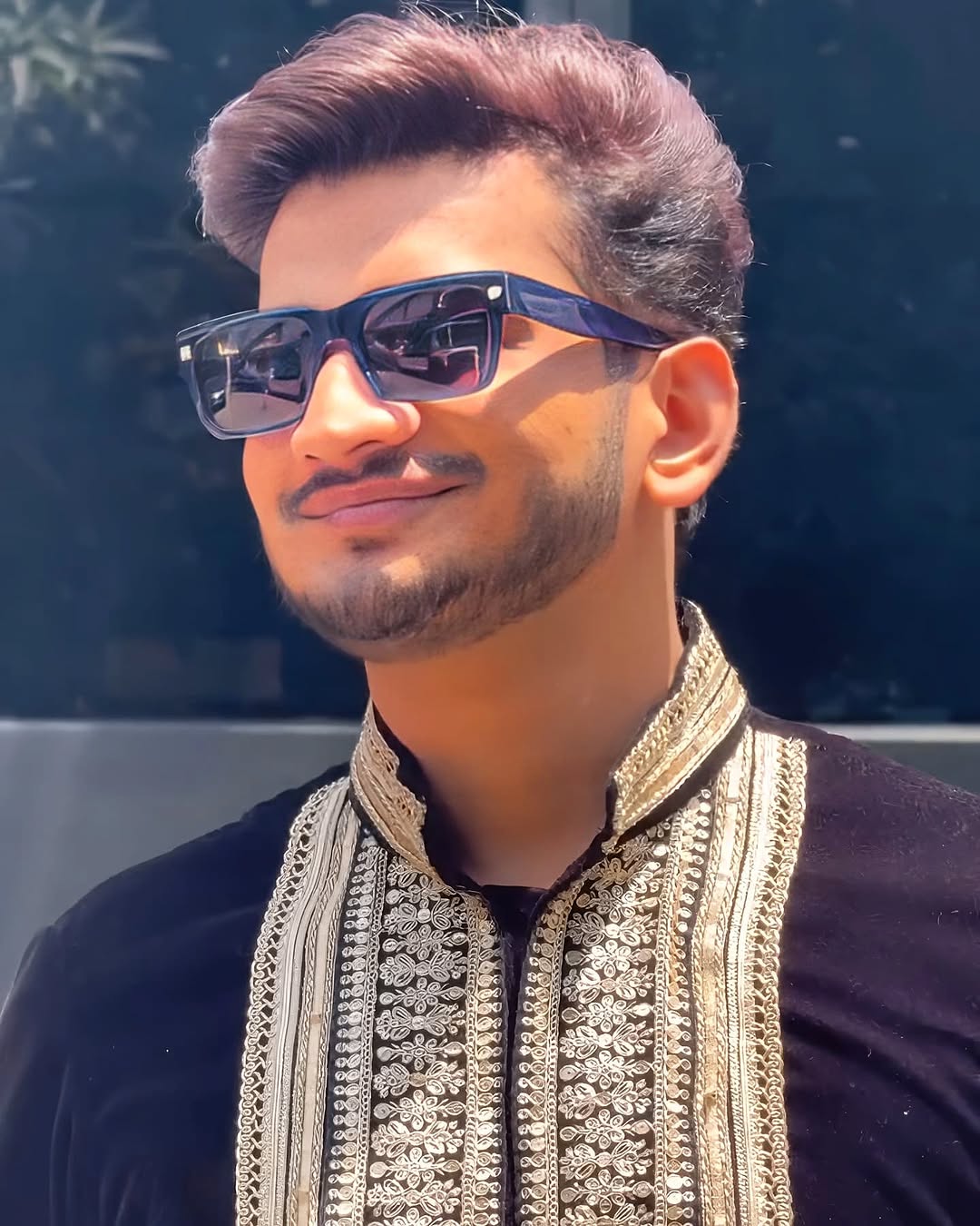 Munavar Adition Black kurta With Embroidery