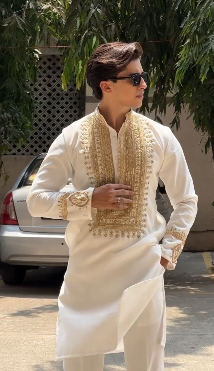Ivory silk kurta set with Embroidery