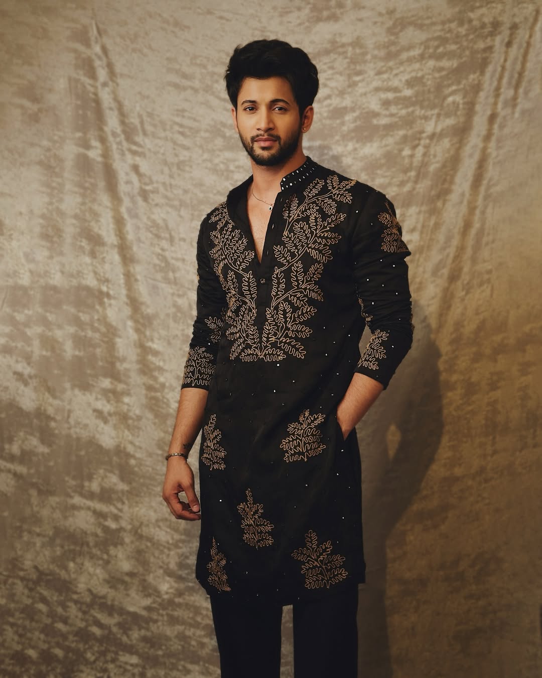 Rohit Saraf Black Kurta set With Embroidery